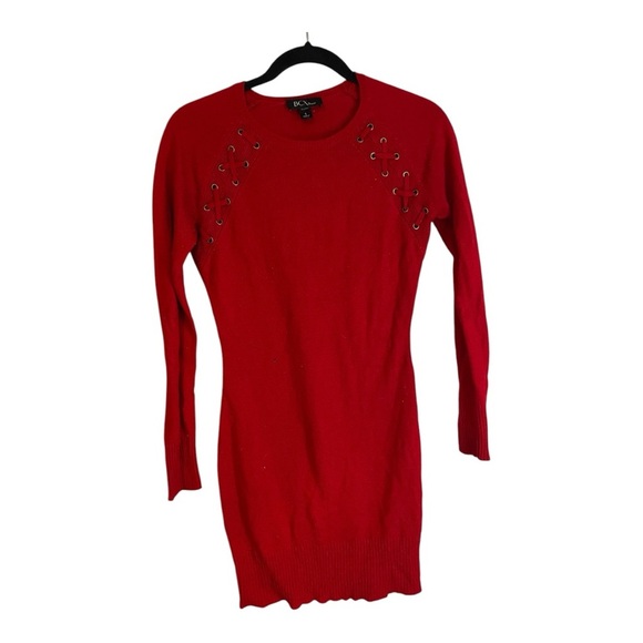 Chic Red Dress with Lace-Up Detail - Picture 2 of 4